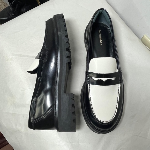 Reformation Agathea Chunky Loafer Black & White Patent Upper Lugg Sole Sz 7.5 - Picture 13 of 14